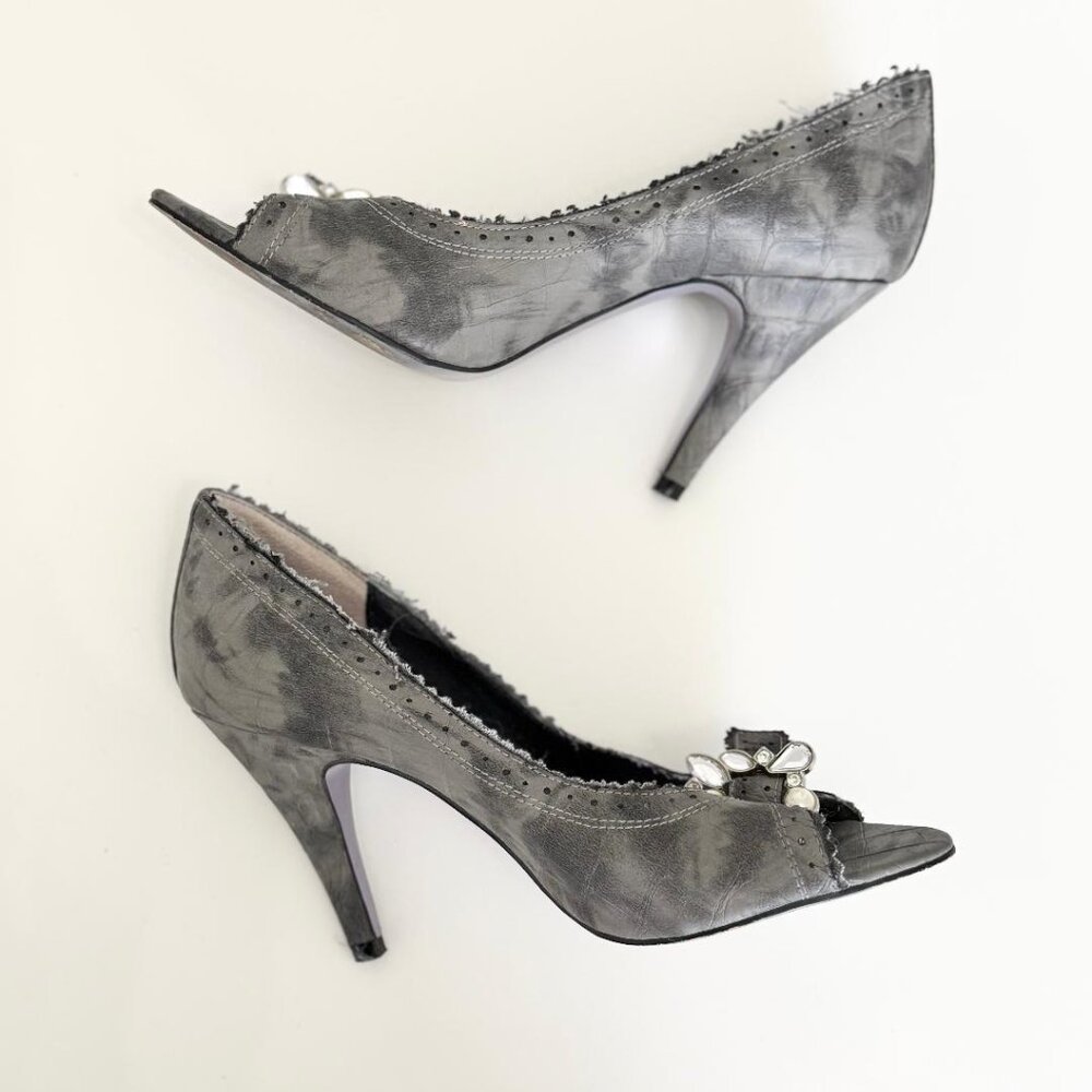 Lui Chung Gray Peep Toe High Heels Pumps, Size 6.5